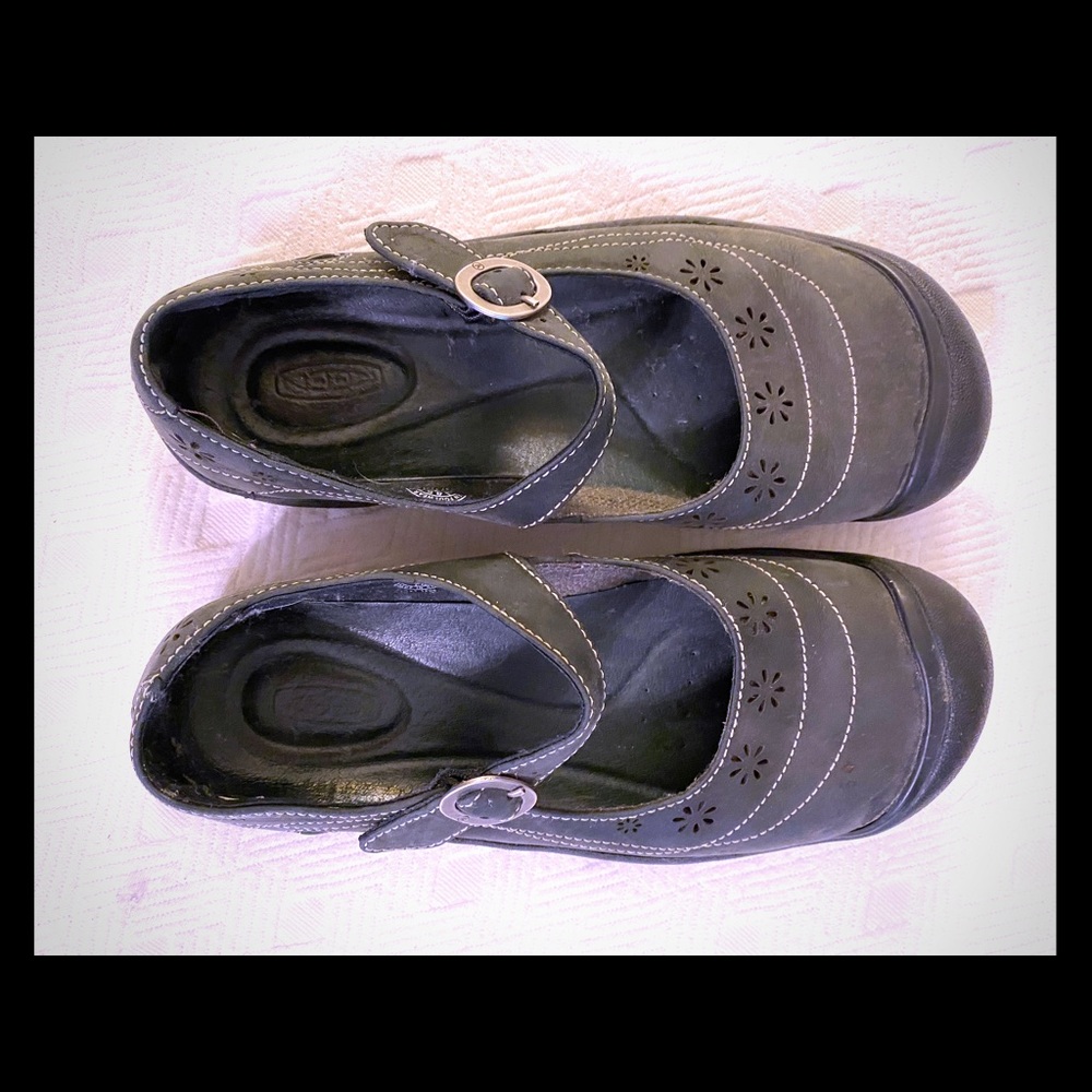 Keen Mary Janes size 8 1/2